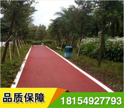 新疆雷辰恒星承接停車位劃線、道路熱熔劃線、市政道路劃線.